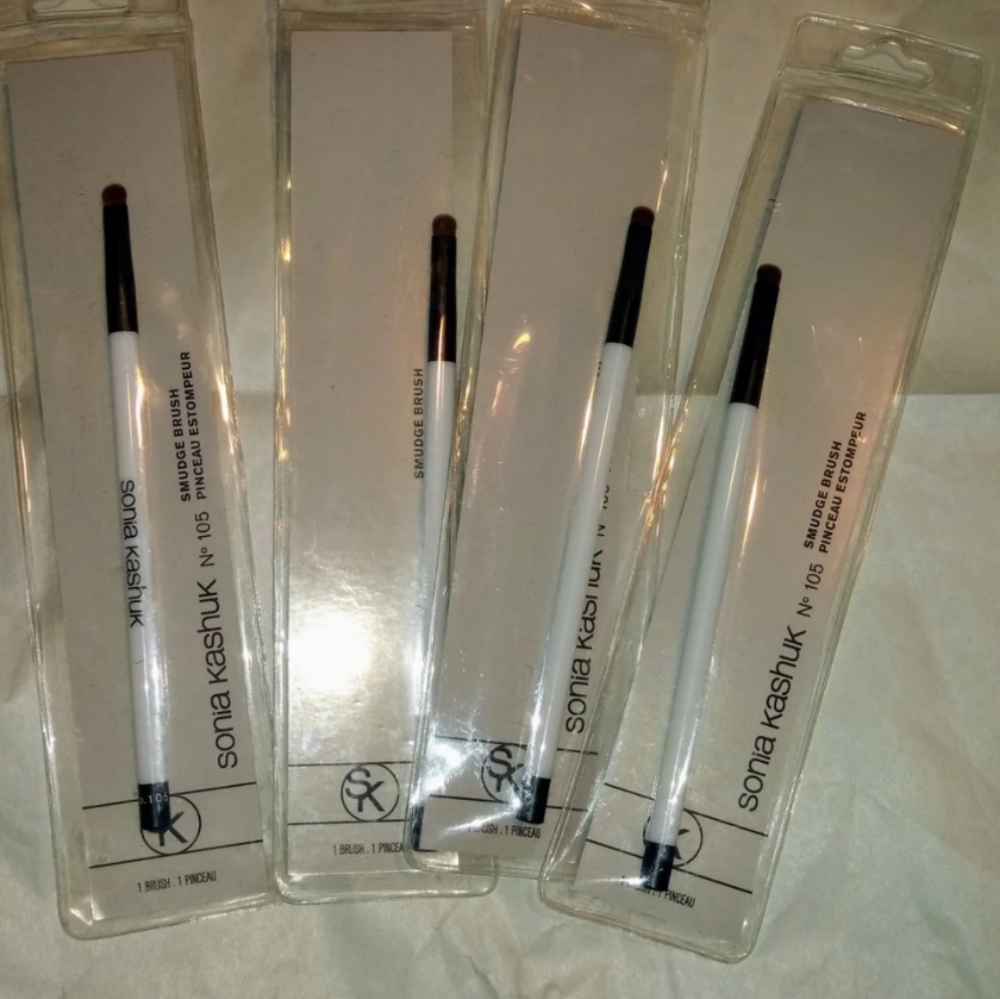 Sonja Koshuk Brand new and sealed 4 smudge brushes